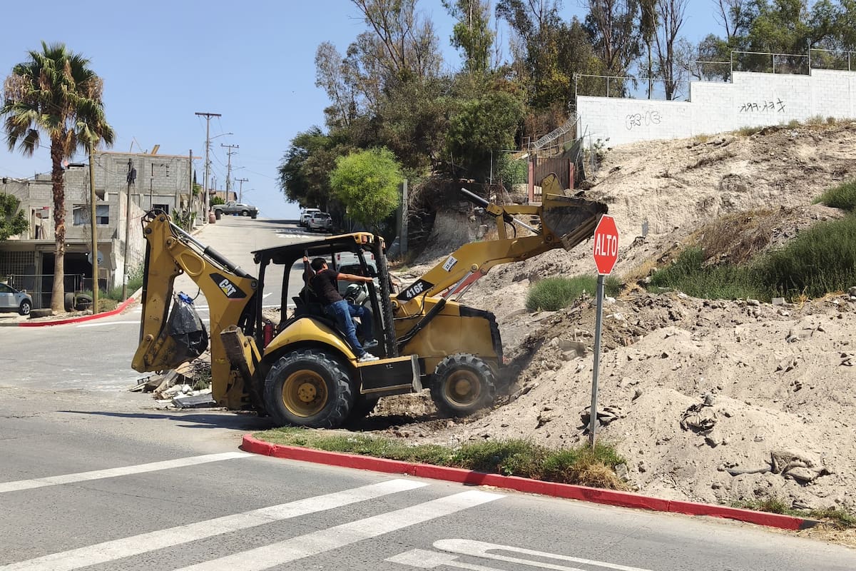 Quitan 50 toneladas de basura en secundaria
