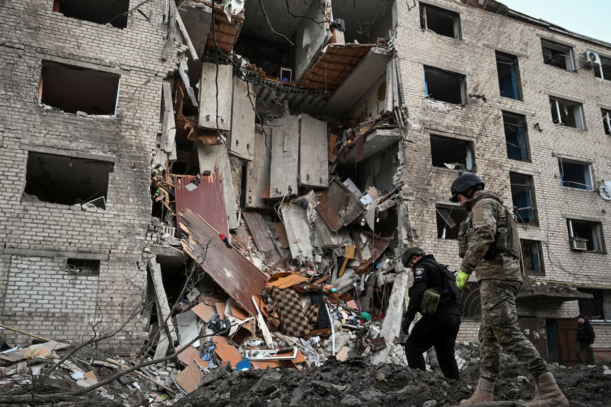 Rusia bombardea red eléctrica de Ucrania: seis muertos y apagones masivos en todo el país