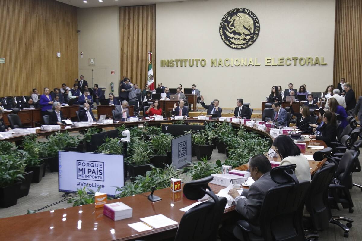 "Injusto" que INE me llame a no emitir comentarios: AMLO