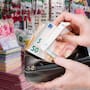 Cómo organizar tu presupuesto de regreso a clases en cuatro pasos para comprar útiles y uniformes sin afectar tus finanzas familiares