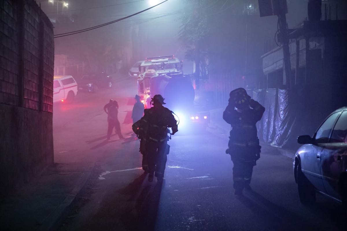 Incendio arrasa con viviendas en el Cañón de la Raza