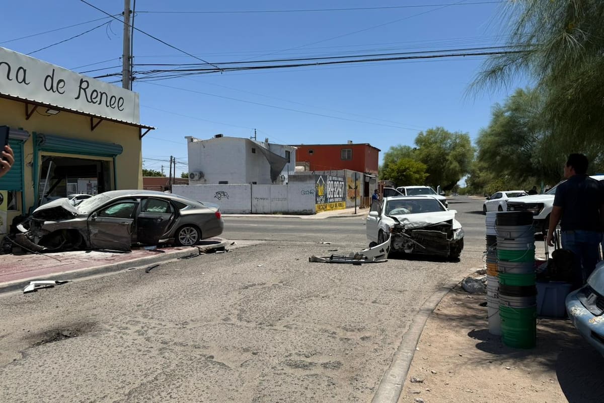 Persecución policial termina en choque con carro incendiado, tres lesionados y tres detenidos en Villa Florida