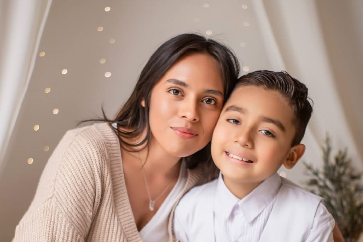 Madre pide donadores para aliviar el dolor de su hijo Dylan que lucha contra el cáncer