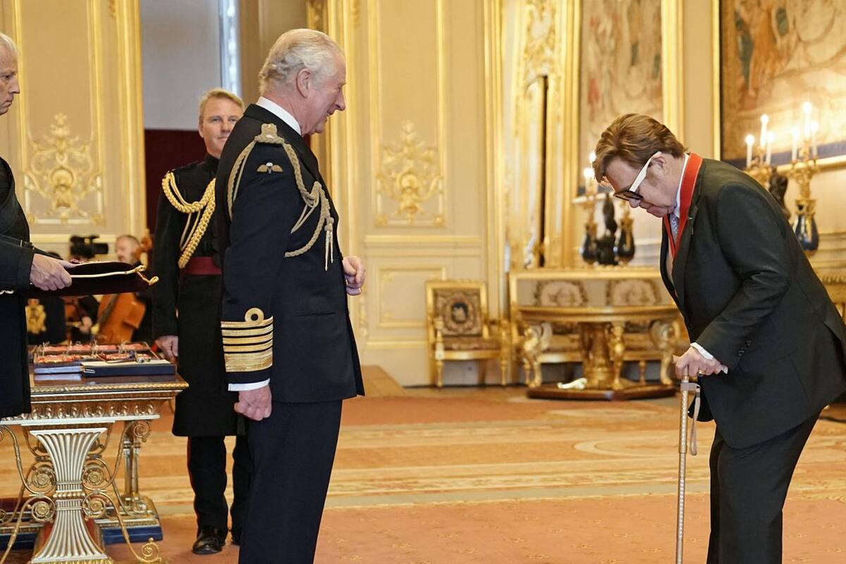 Elton John es galardonado con prestigioso premio británico