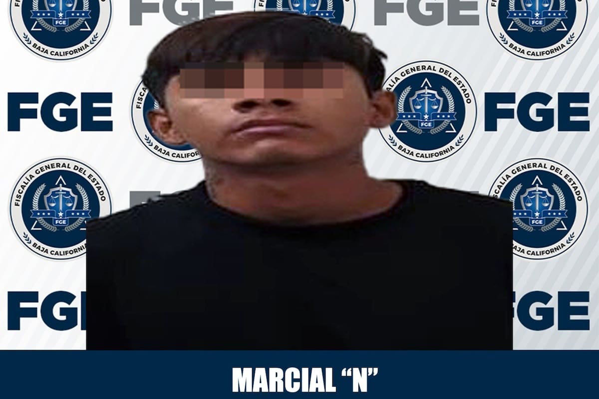 Hombre es acusado de amenazar con quemar una casa con una familia dentro