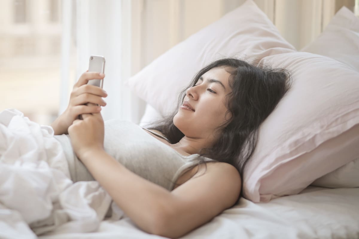 Cómo la tecnología puede ayudarte a dormir, según expertos