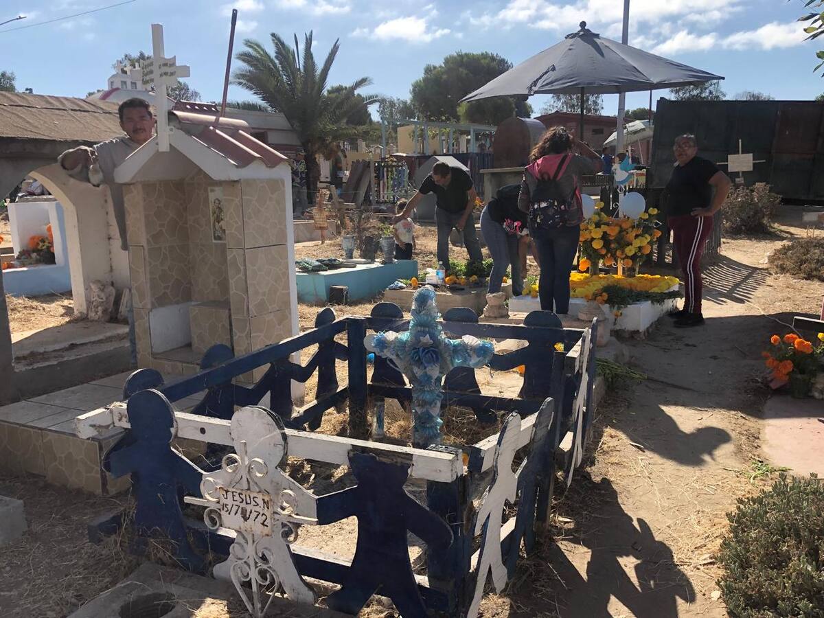 Buscan mejorar la seguridad y apariencia del Panteón Municipal de Rosarito.