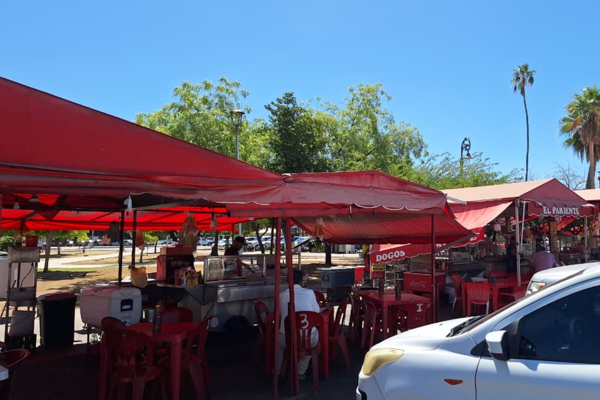 Comerciantes de tortas y hot dogs en Plaza Emiliana de Zubeldía reportan 50% menos ventas a una semana de huelga del Steus