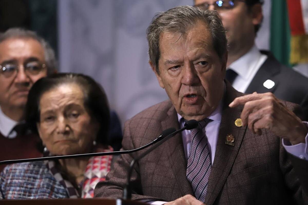 Muñoz Ledo presenta denuncia penal en contra de Mario Delgado