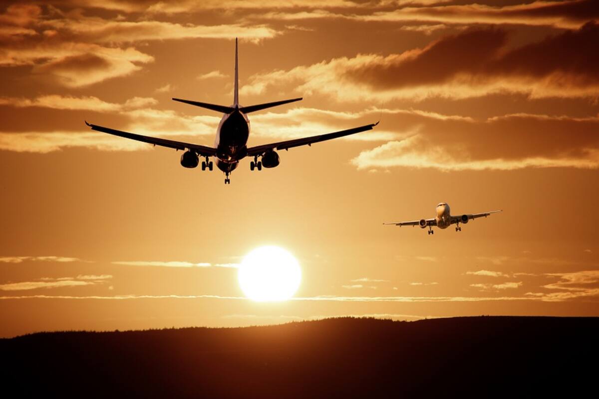 Identifican a aerolíneas que transportan mercancía falsa a AICM