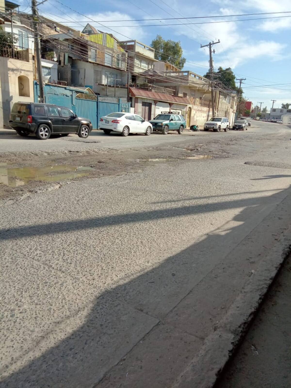 A pesar del estado actual poste, no se han visto afectados los servicios de luz.