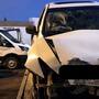 Persecución en Nogales termina con taxi abandonado y arma de fuego asegurada