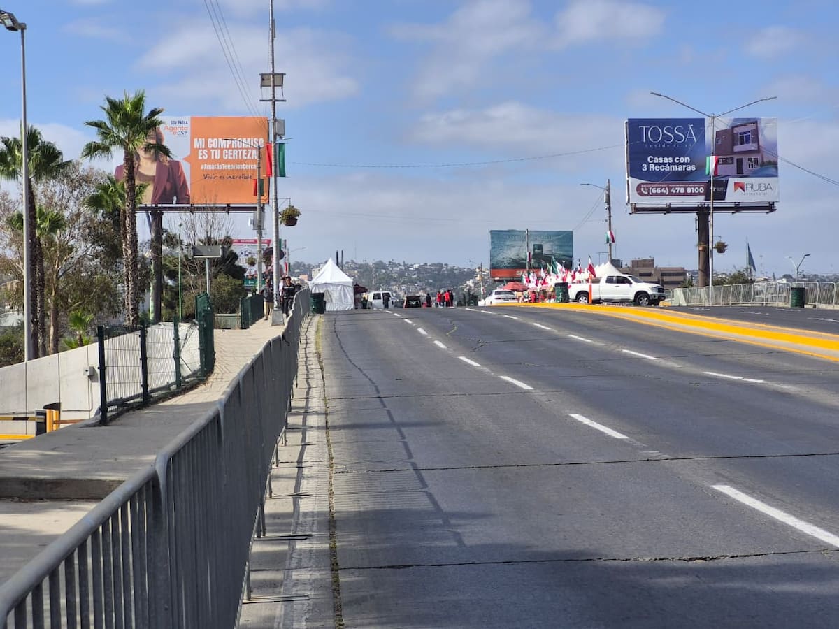 La avenida Independencia permanece cerrada previo al Grito de Independencia en Tijuana. Foto: Michelle Castillo