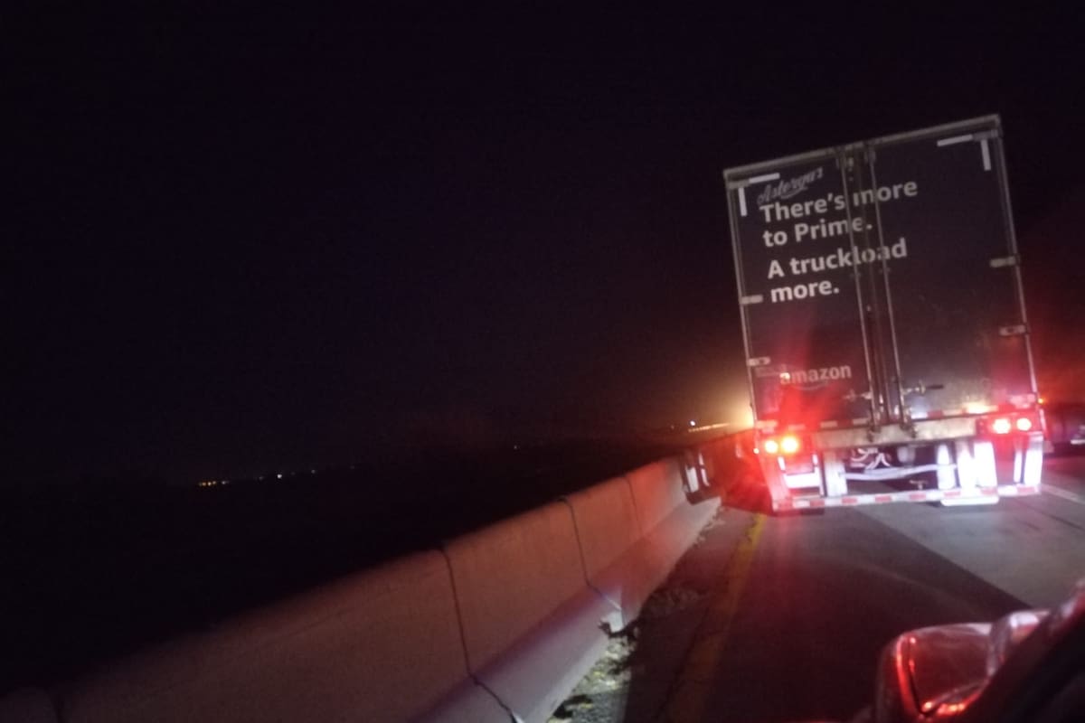 Causa caos cierran carretera federal por amenaza de explosivos en vehículo