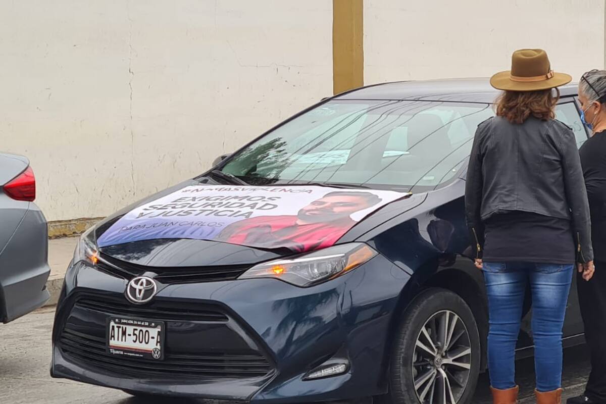Exigen justicia para Juan Carlos, el joven asesinado en plaza comercial