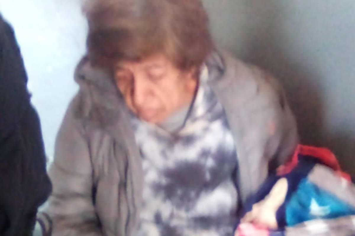 Buscan a familiares de adulta mayor localizada en Villafontana