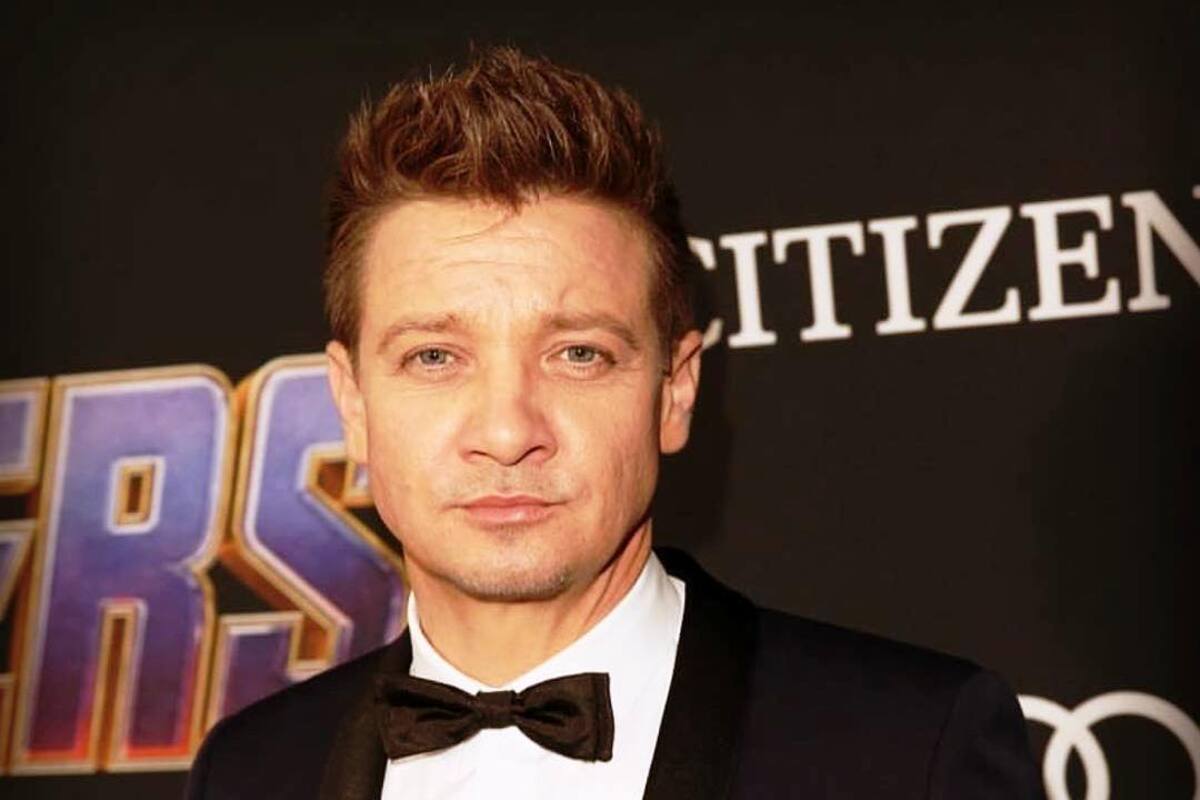 Filtran imágenes sin ropa de Jeremy Renner, actor de Avengers; acusa a su ex esposa