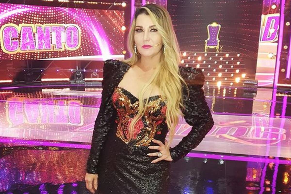 Alicia Villarreal recibe a personal de la Fiscalía en su domicilio tras denuncia contra Cruz Martínez