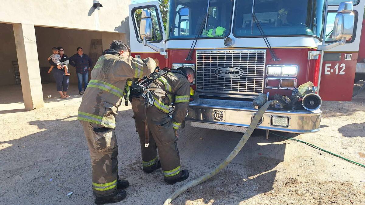 Incendio consume vivienda en la colonia Luis Donaldo Colosio