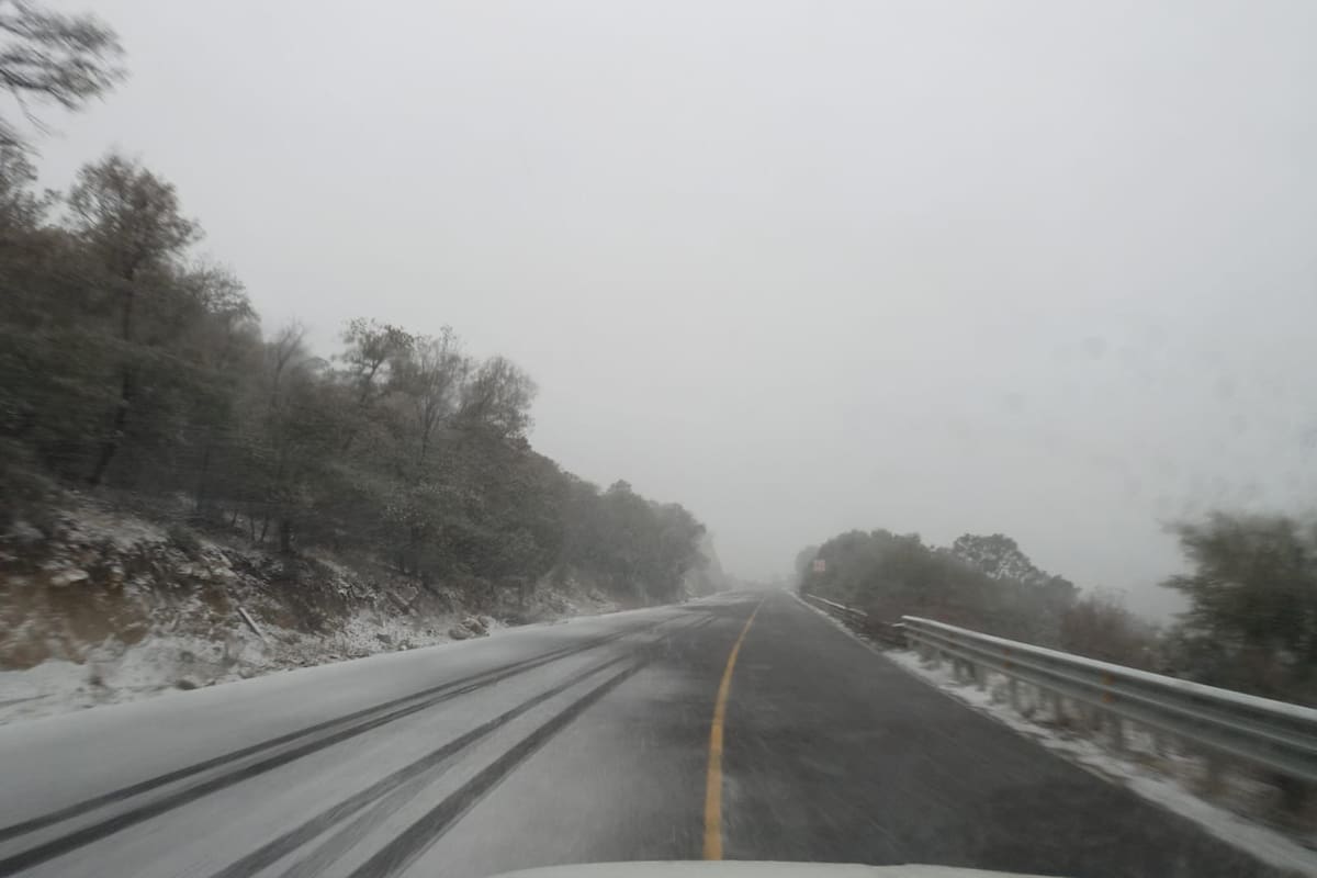 Protección Civil Sonora cierra carretera Ímuris-Cananea por caída de aguanieve