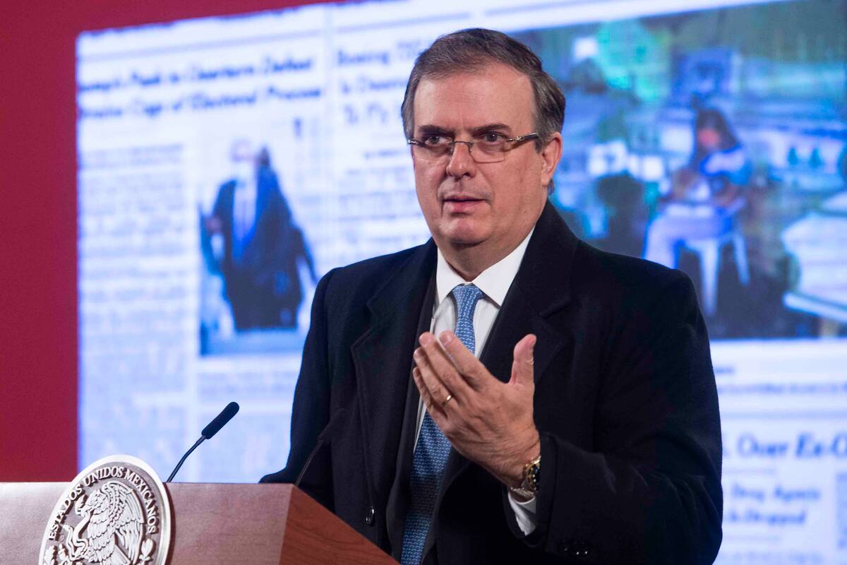 INE rechaza queja del PAN contra Ebrard por respuesta a The Economist