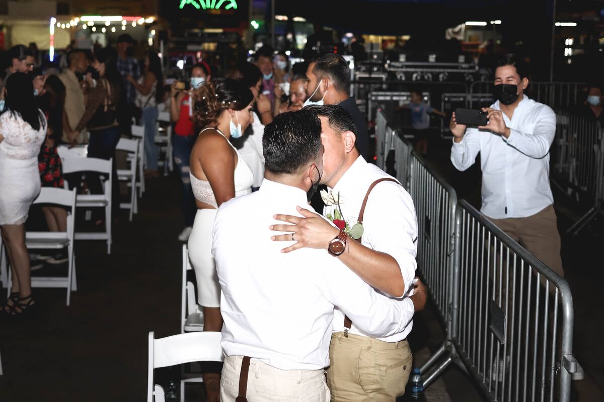 Fiestas del Sol: Unen sus vidas en matrimonio 120 parejas