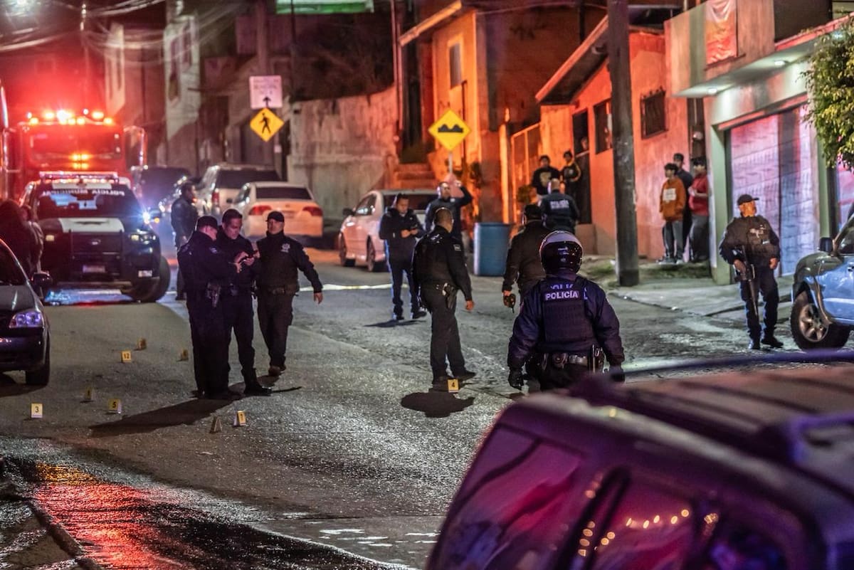 Una mujer de 24 años y un hombre fueron heridos por disparos; el hombre quedó detenido como presunto responsable. Foto: Cortesía