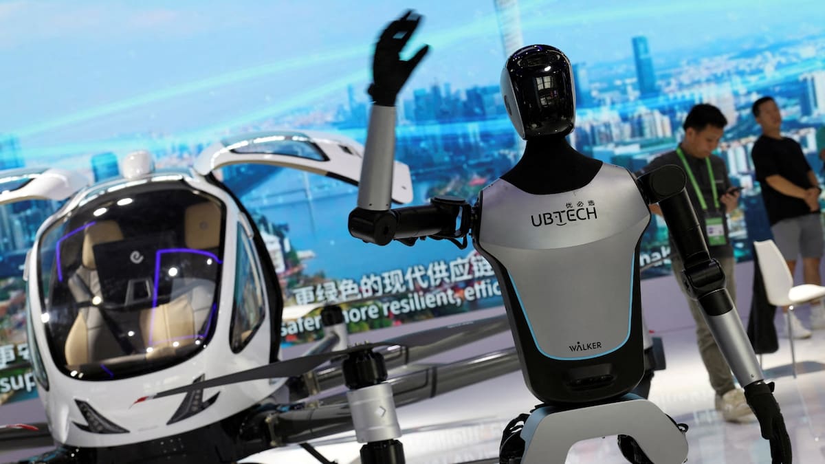 UBTECH pone en preventa en China robots humanoides que recuerdan conversaciones: cuánto cuestan, qué funciones están confirmadas y qué límites de batería, privacidad y uso debe conocer antes de comprar uno para su hogar