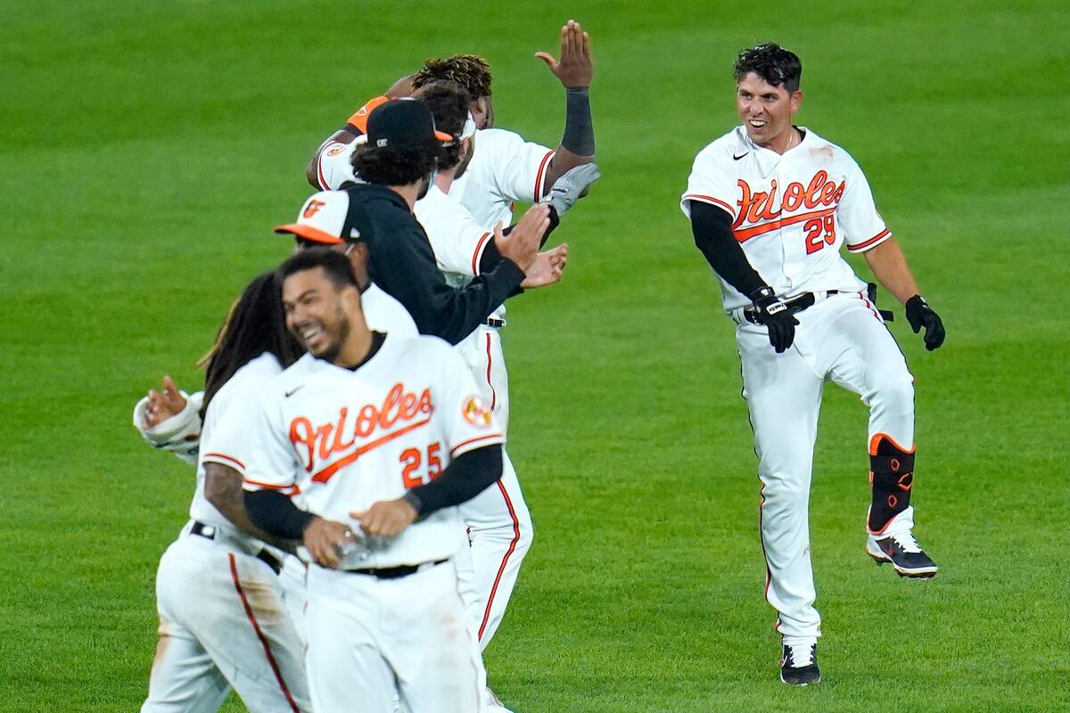 Ramón Urías quiere más oportunidades tras brillar en doble cartelera con los Orioles