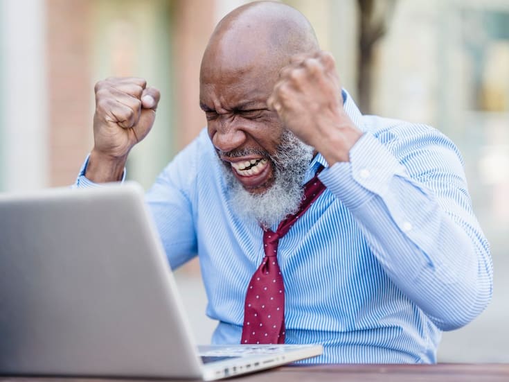 Golpear y gritar no ayuda: la verdad sobre desahogarse cuando estás enojado