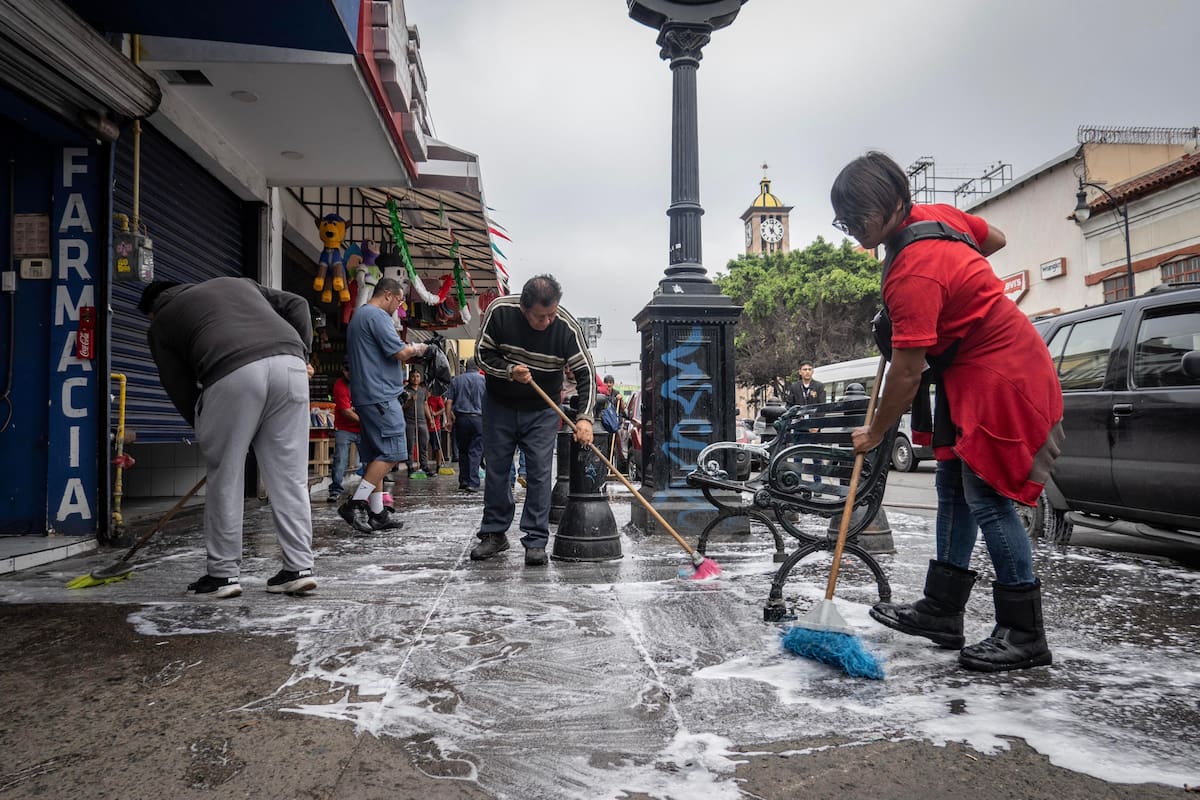 Comerciantes de Tijuana se organizan para limpiar la Zona Centro