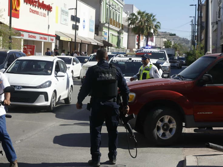 Movilización policiaca en Hermosillo tras reporte de secuestro en banco del Centro