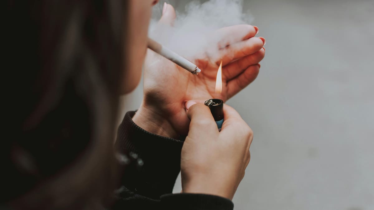 En México 74.8% de las personas fumadoras quiere dejar el tabaco, pero solo 18% recibe apoyo médico, expertos alertan rezagos en salud pública y aumento del vapeo juvenil
