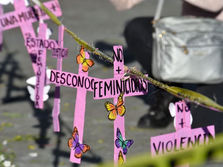 Las carpetas por feminicidio en México bajaron a 721 casos en 2025, reportan una caída del 15.4%, pero persiste el reto de la subclasificación del delito