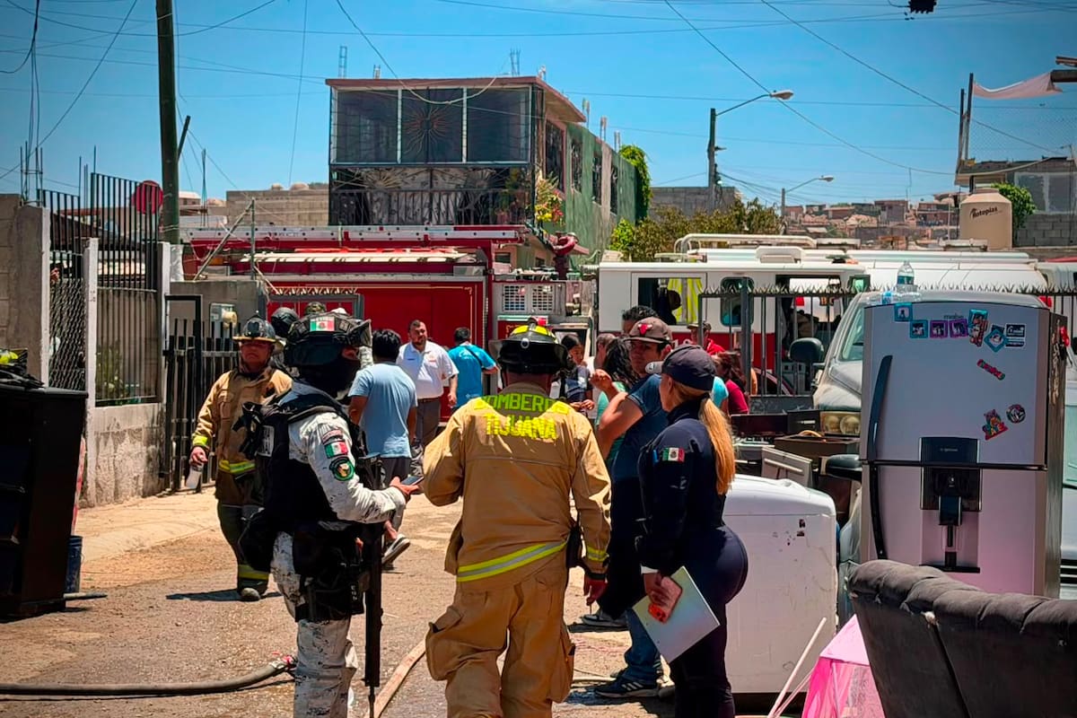 Incendio consume una vivienda y daña otras cinco en Villa del Campo