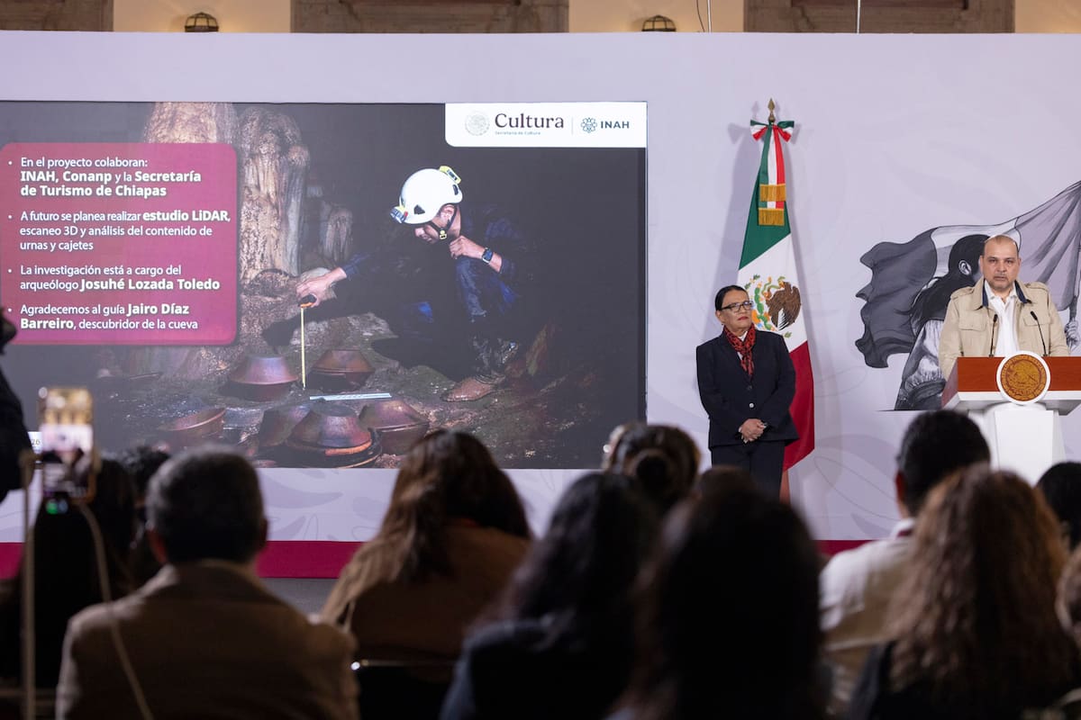 El INAH halló 13 ofrendas y un sahumador de 32 centímetros en la cueva “Mundo Zoque” de Chiapas y el sitio ya es resguardado por Conanp y la Secretaría de Turismo