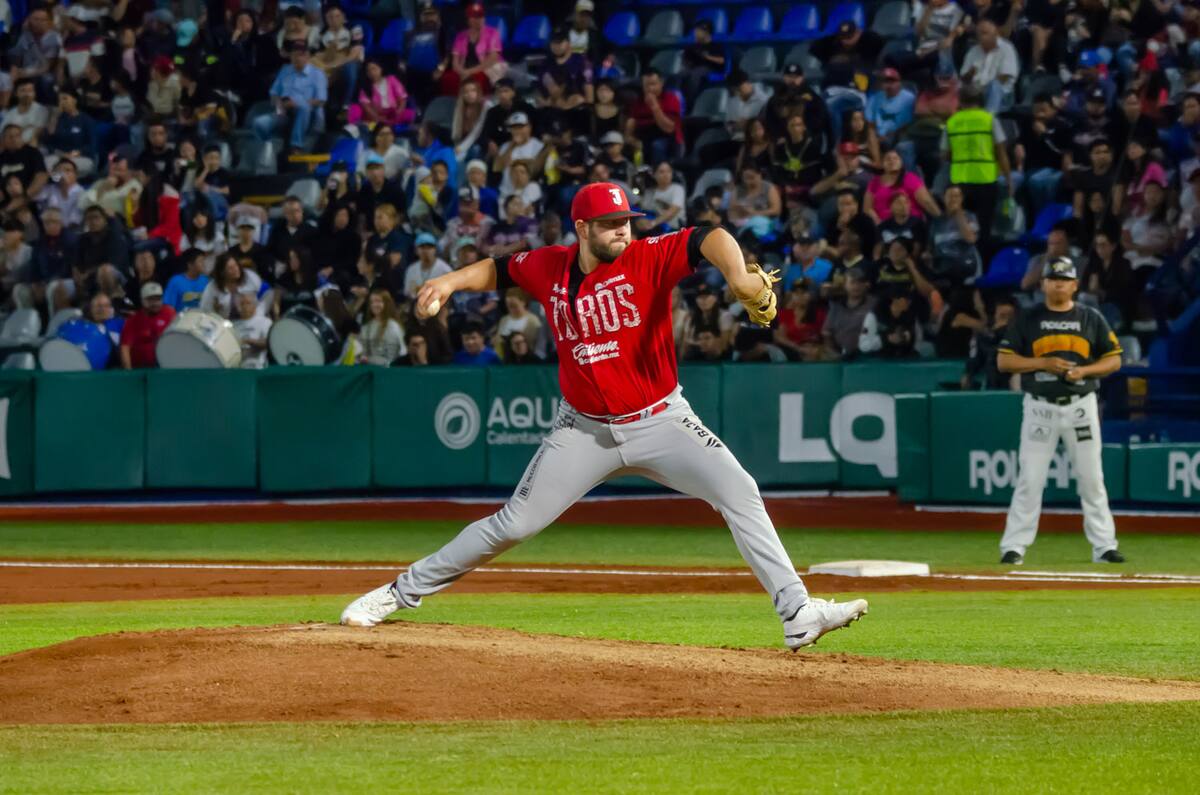 Jorge Pérez abrió por Toros de Tijuana y falló en su intento de completar las cinco entradas reglamentarias al entregar cuatro capítulos y un tercio de cuatro carreras limpias, ocho imparables, dos bases por bolas y un par de abanicados.