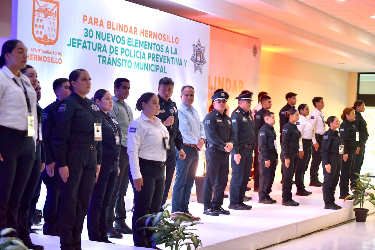 Toma Astiazarán protesta a nuevos policías municipales de Hermosillo