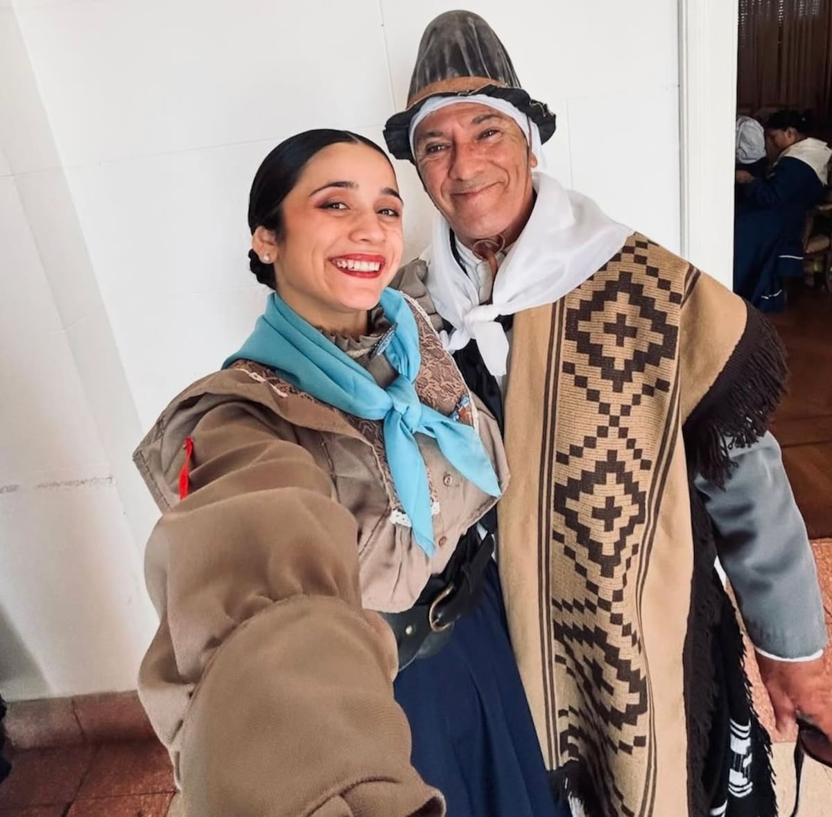 Camila y Julio cuentan su historia en TikTok, con 34 años de diferencia y más de 63 mil seguidores. Foto: Infobae