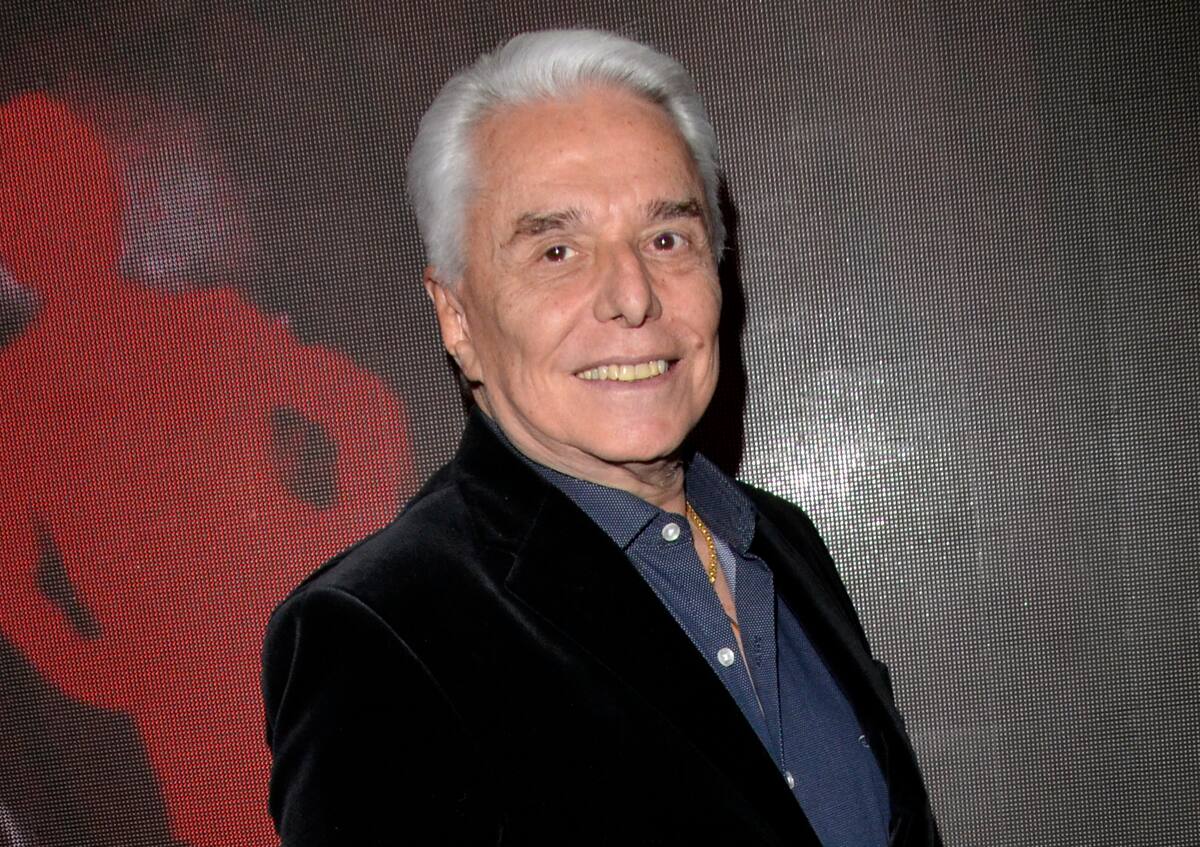 Enrique Guzmán expresó su incomodidad ante la insistencia de la prensa.