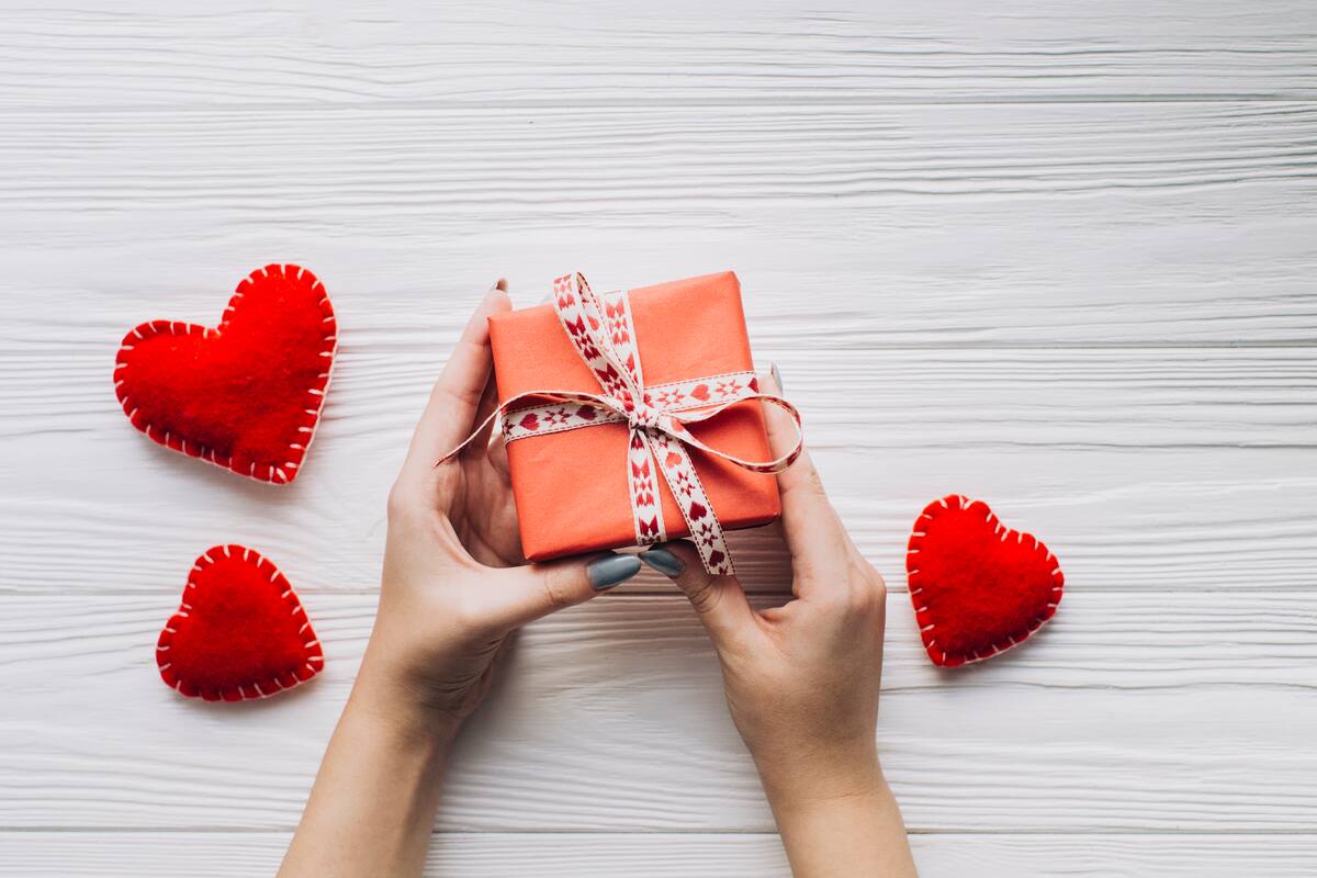 ¿Cómo puedes economizar en tus regalos de San Valentín?