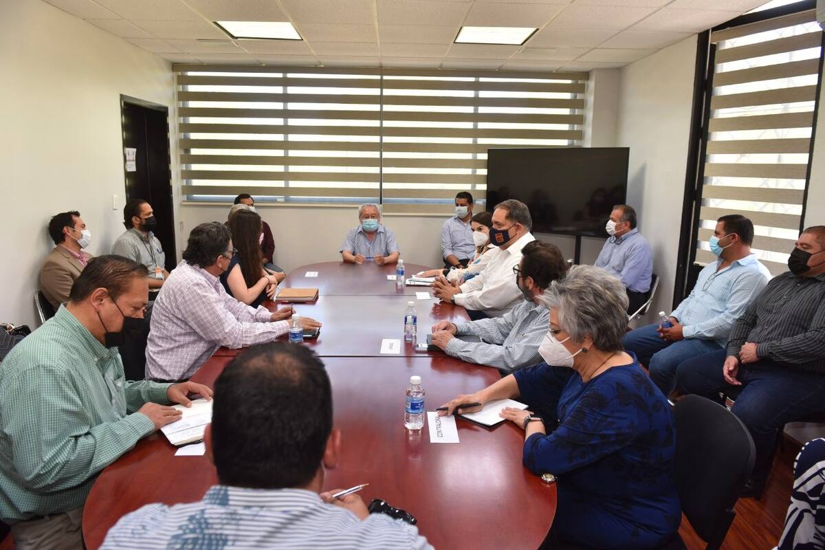 Sostiene González Gaxiola primera reunión de gabinete como presidente municipal