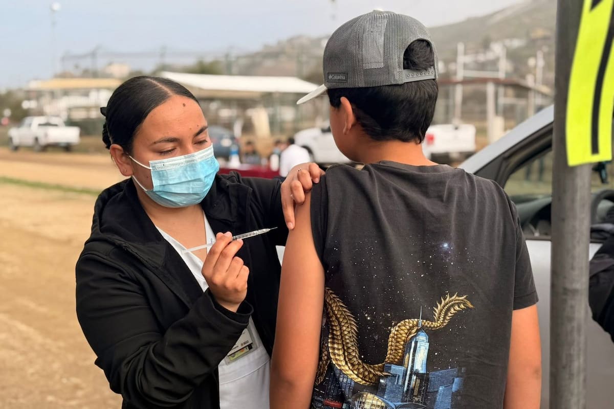 Jornada de vacunación vehicular y peatonal contra sarampión en Ensenada