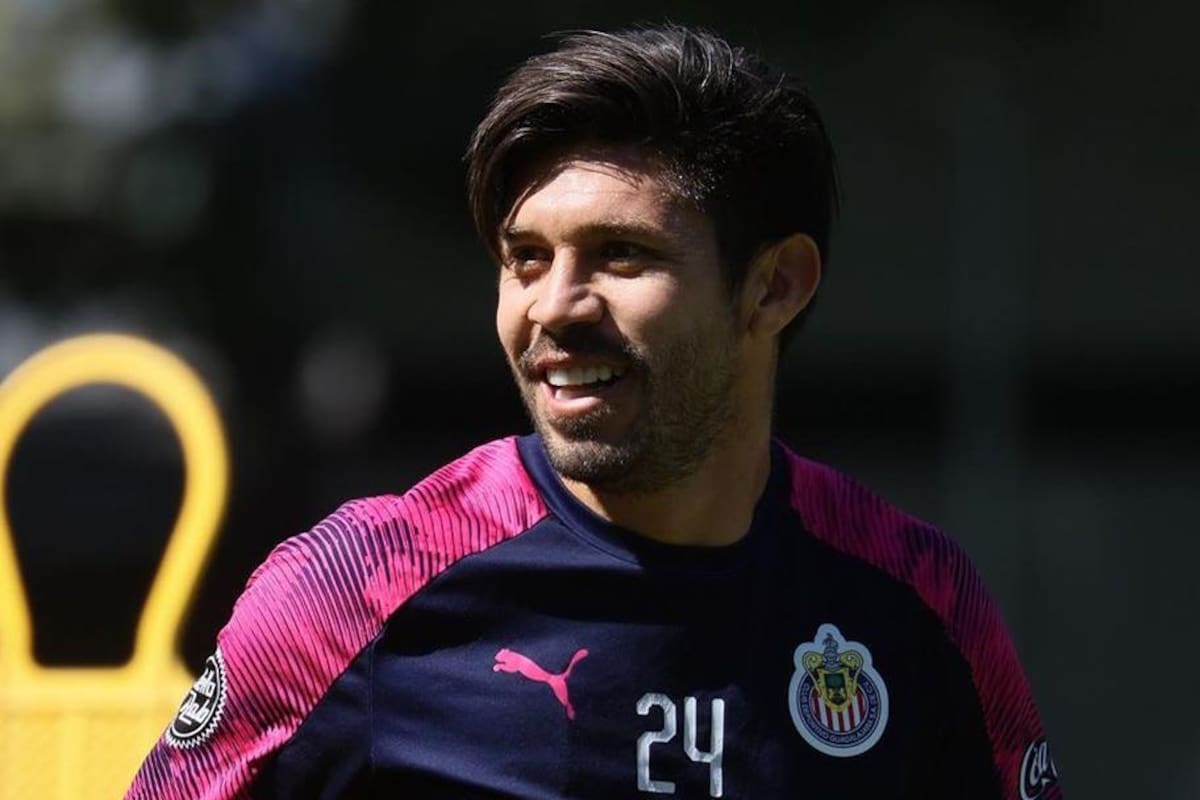 Por sinusitis, no Covid 19, Oribe Peralta quedó fuera del partido Chivas-León