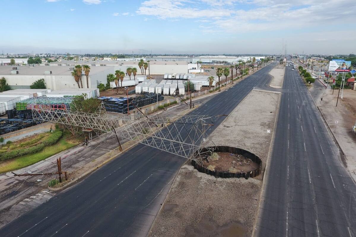 Daña tormenta eléctrica red de CFE en Mexicali