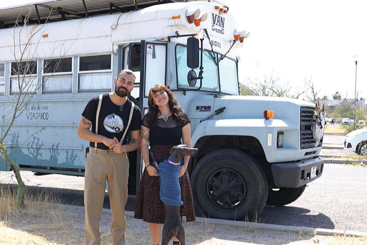Kriper y Lidya llegan a Sonora: viajan por México en autobús convertido en hogar