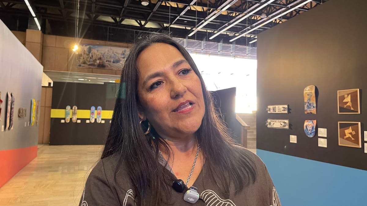 Diana Ortiz Villacorta Ramírez, titular de la Dirección Municipal de Atención al Migrante, informó que la dependencia atiende entre 50 y 70 personas diariamente. Foto: Michelle Castillo