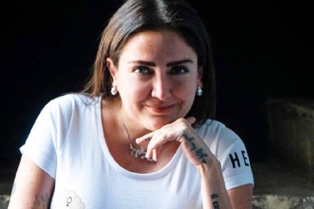 Celia Lora seduce a miles en sensual lencería