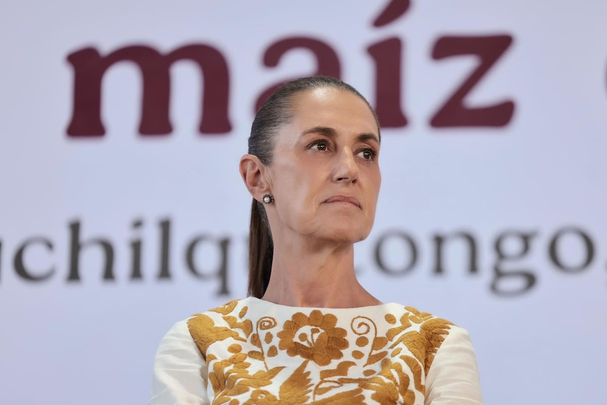 Claudia Sheinbaum asegura que la 4T defiende la libertad de expresión ante críticas por lineamientos para medios