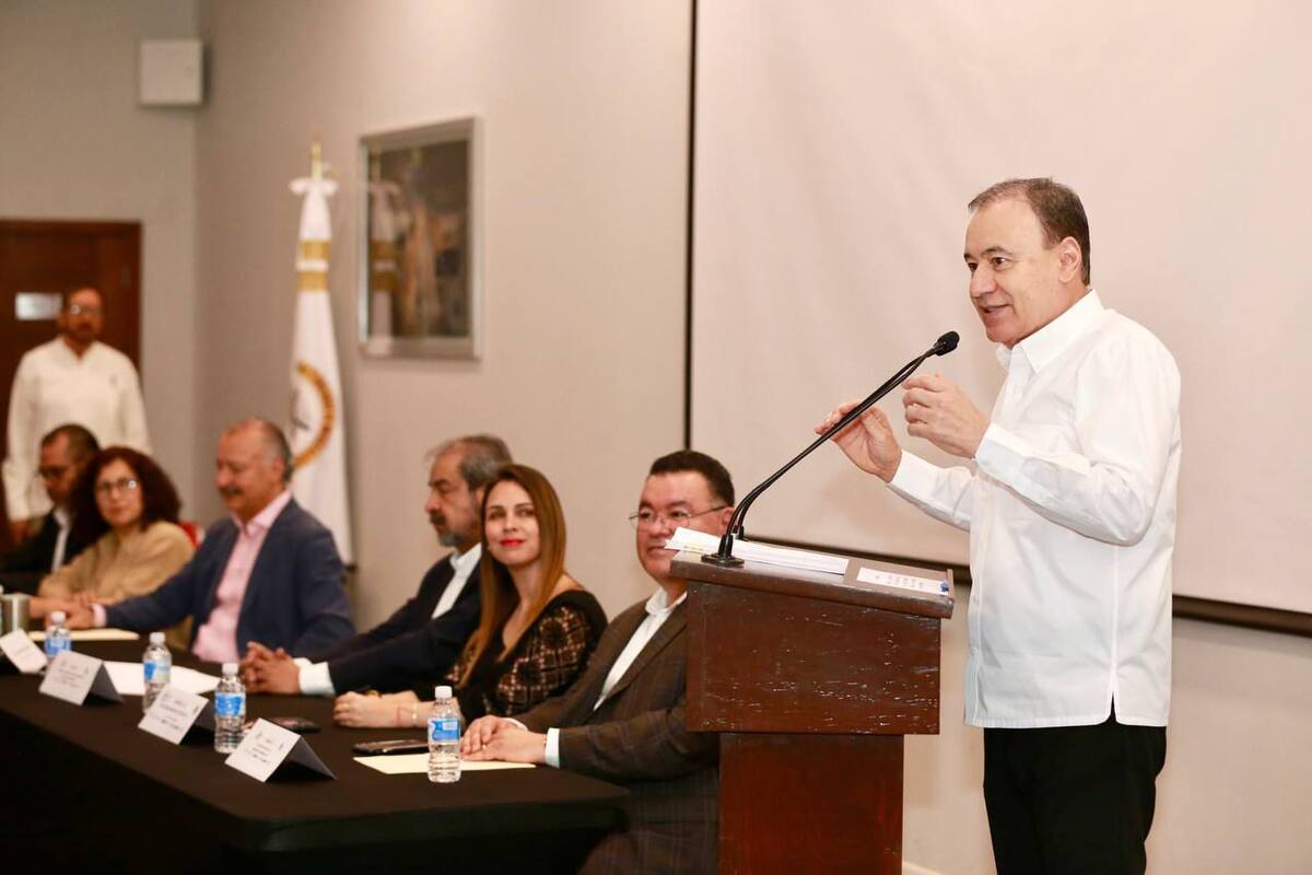 Presencia Gobernador inauguración de Foro de Energía Nuclear y Uranio